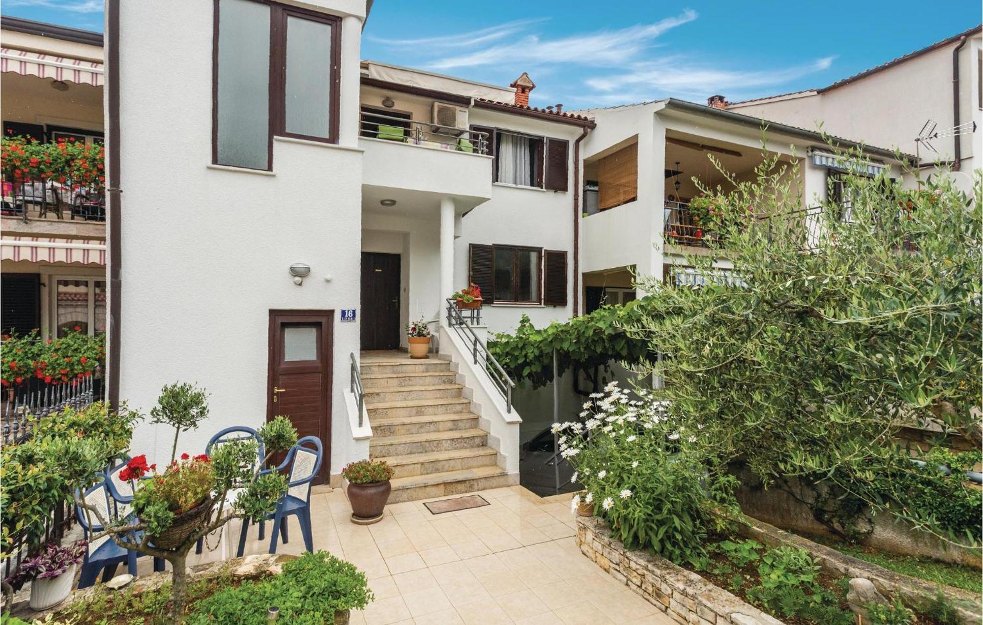 Gorgeous Apartment In Porec With Kitchen Экстерьер фото